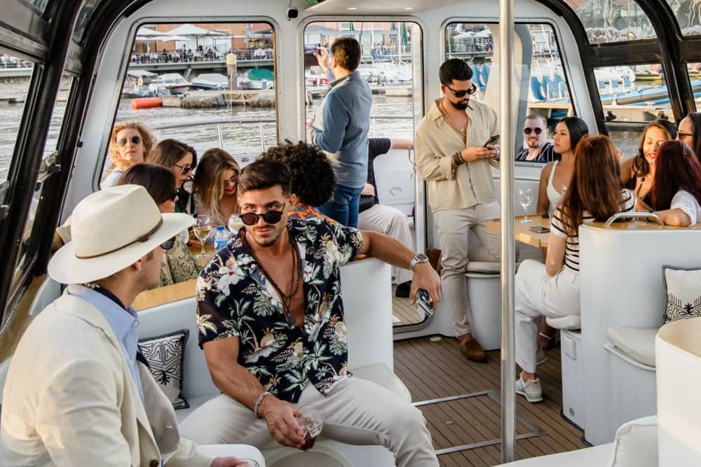 Profitez de chaque instant : une journée ensoleillée autour de Lisbonne en bateau à moteur