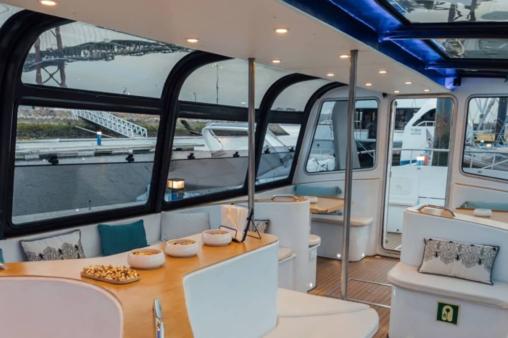 Profitez de chaque instant : une journée ensoleillée autour de Lisbonne en bateau à moteur