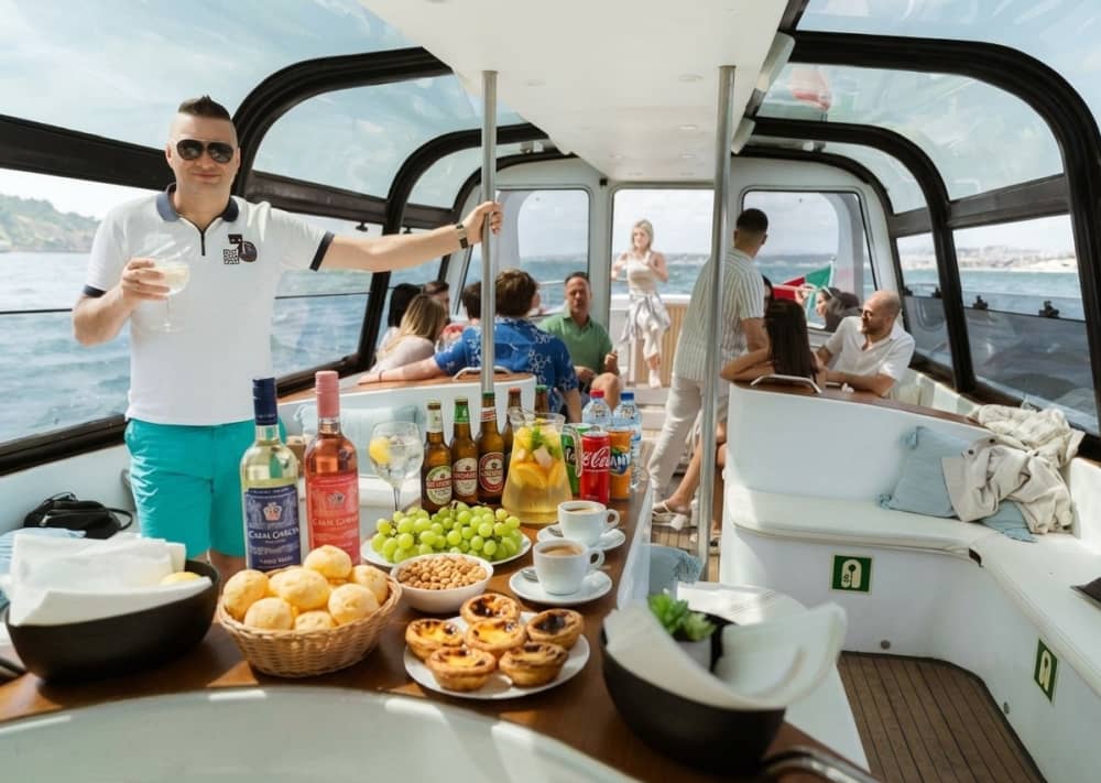 Profitez de chaque instant : une journée ensoleillée autour de Lisbonne en bateau à moteur