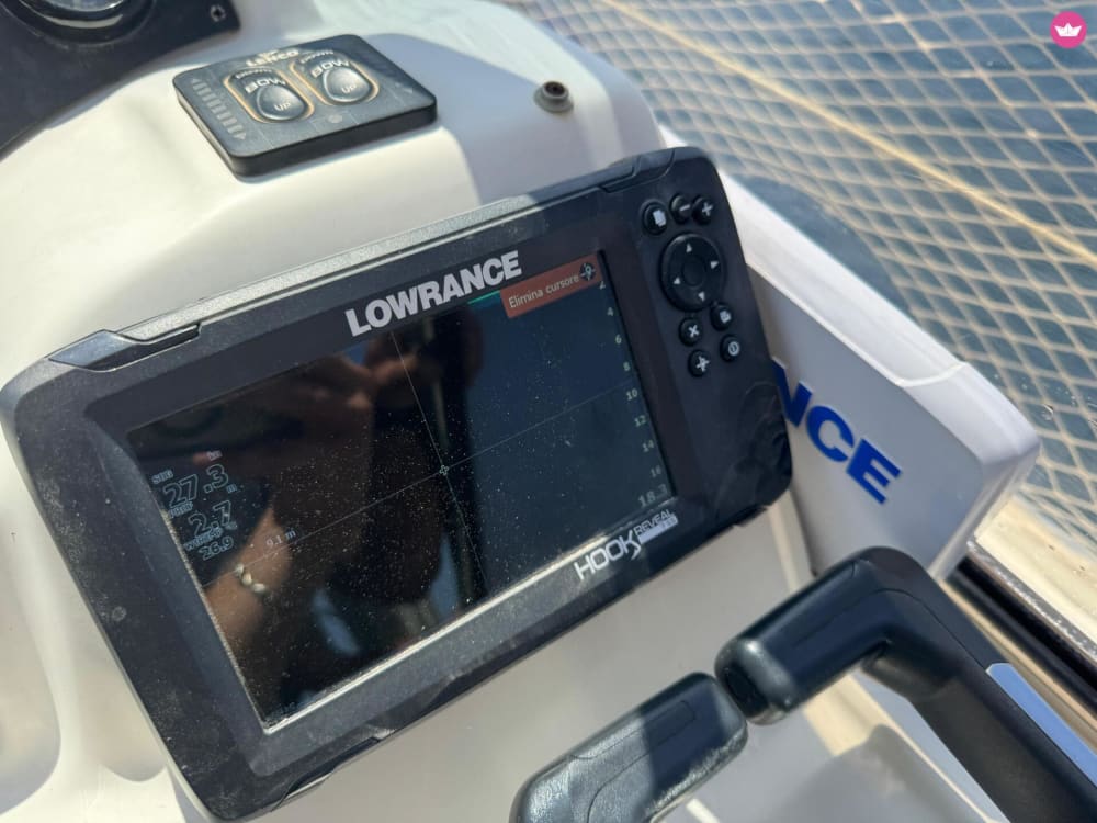 Crea ricordi indelebili con la famiglia e gli amici trascorrendo una giornata indimenticabile a bordo del nostro Bavaria 32 Sport!