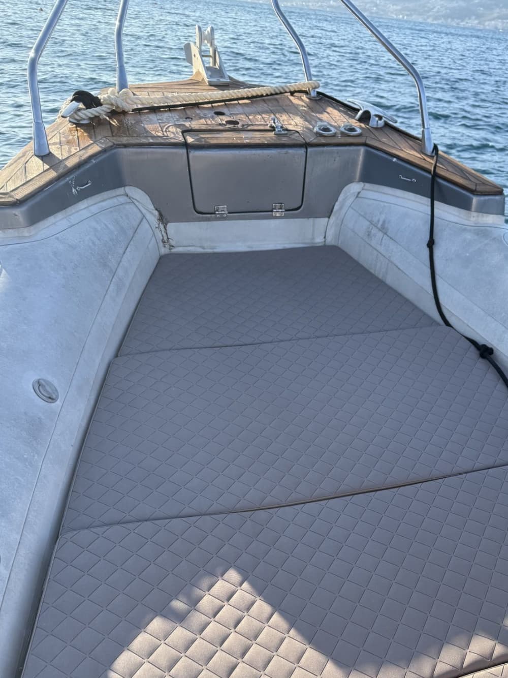 Avventura privata in gommone attraverso l'Adriatico.