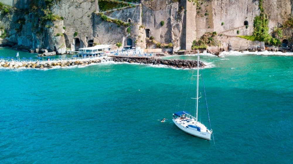 Sorrento escursione giornaliera in barca a vela con aperitivo