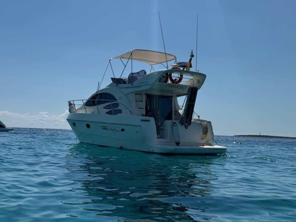 Scopri le coste di Garrucha: un'escursione di un'intera giornata a bordo di un motoscafo.