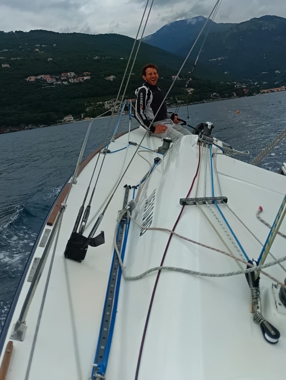Genießen Sie einen Tag auf See in Mošćenička Draga auf einem Segelboot