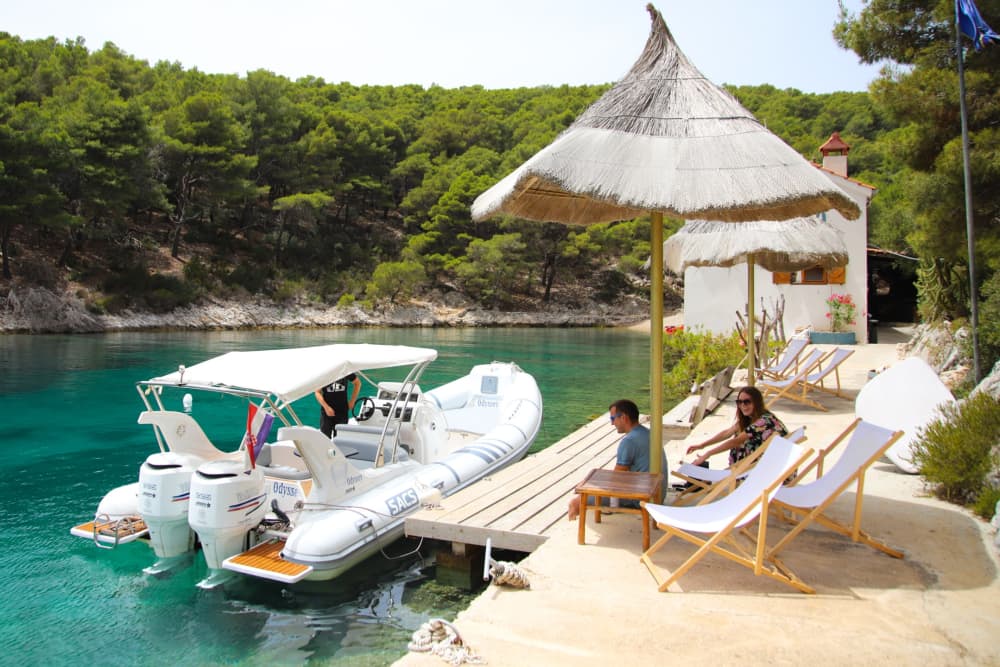 Desfrute de 7h30 em uma lancha em Hvar.