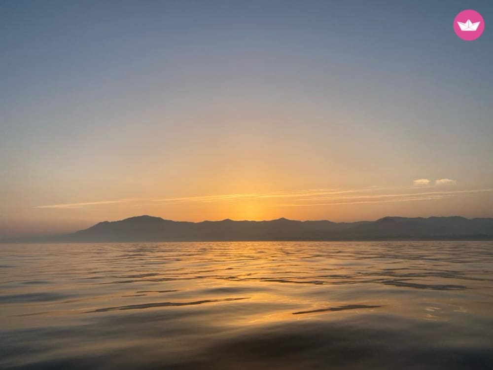 Coucher de soleil depuis Puerto Banús – Croisière d'or vers Estepona et Gibraltar