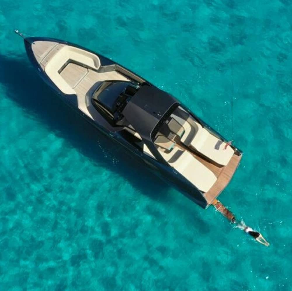 Jouw dag in Peschiera del Garda: Huur een motorboot voor een dag vol ontdekkingen.