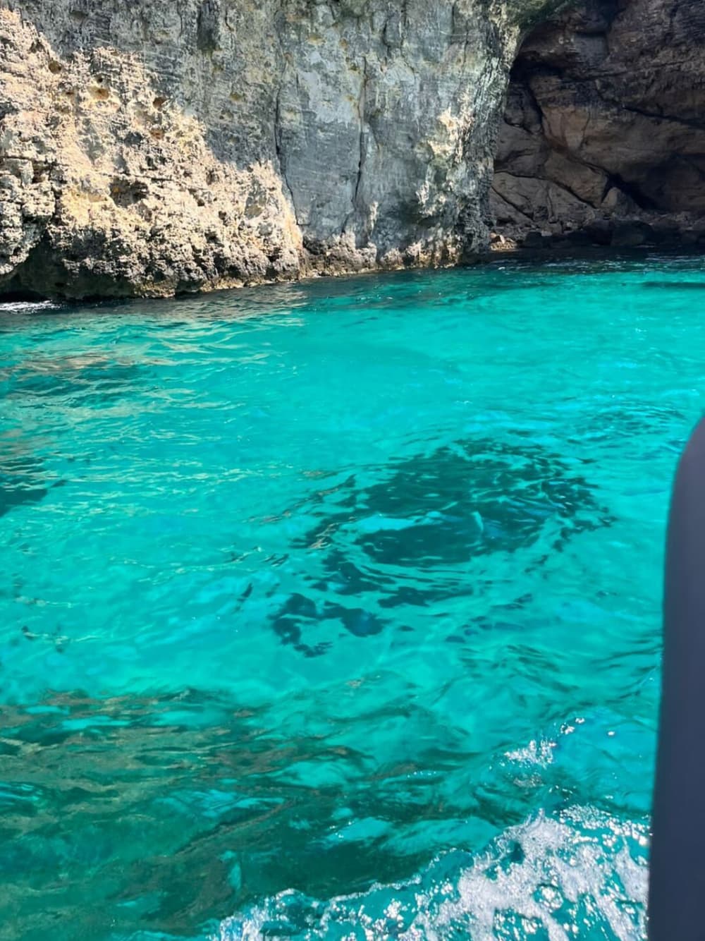 Экскурсия на полнодневной лодке на заливы Комино и Гозо