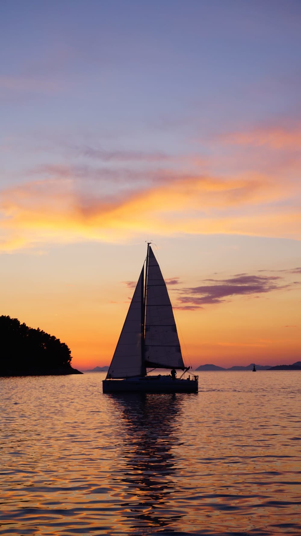 Ιστιοπλοΐα στο ηλιοβασίλεμα από το Cavtat – Ιδιωτική εκδρομή 2 ωρών