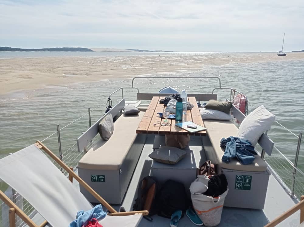 Start your holiday with 4h30 of fun on a motorboat