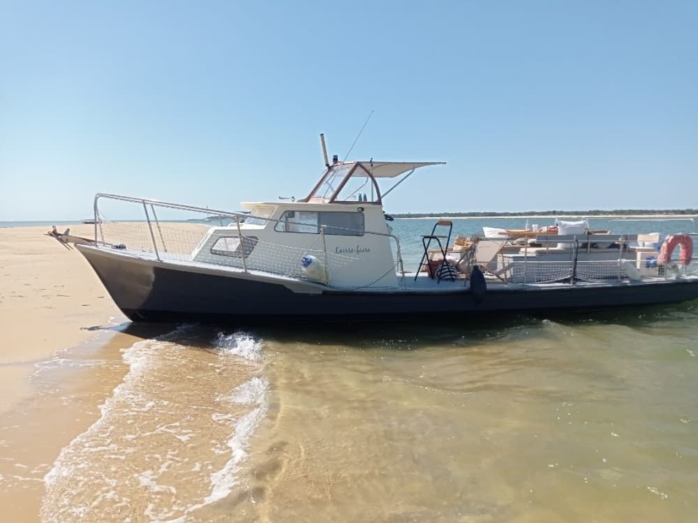 Start your holiday with 4h30 of fun on a motorboat