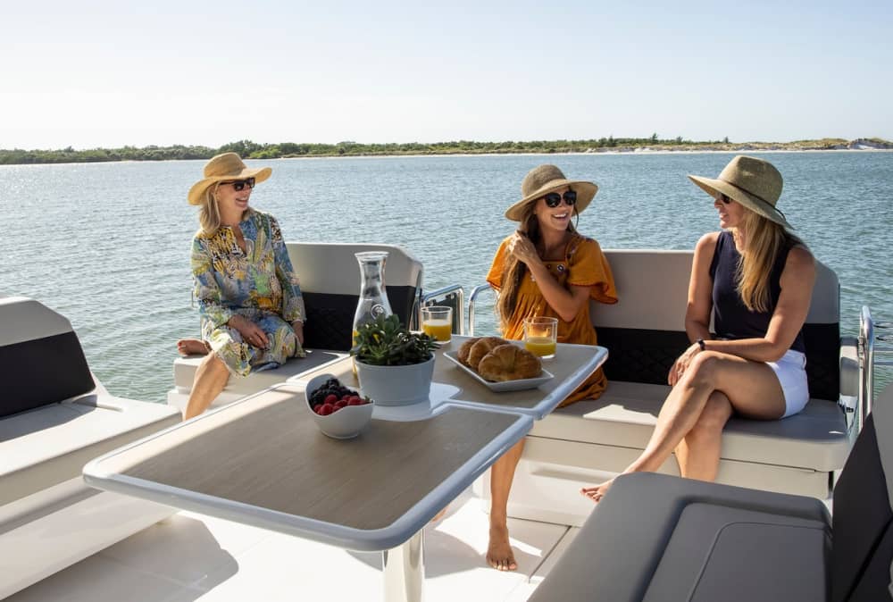 Votre bateau à moteur privé pour une journée autour de Fréjus