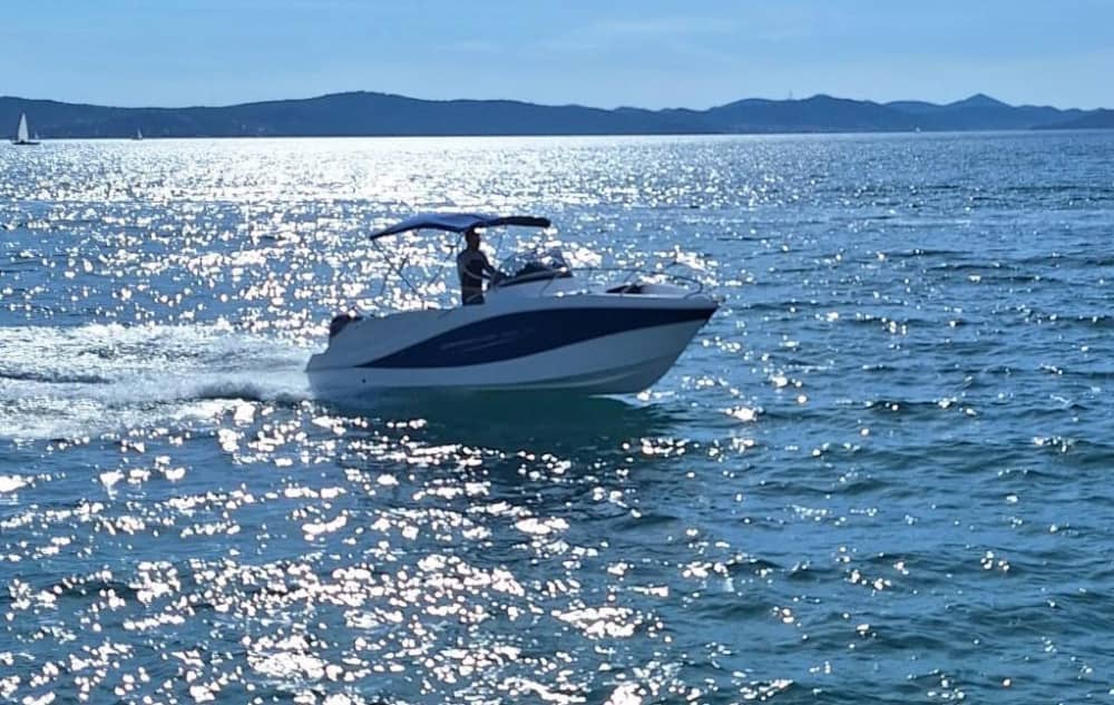 Descubre Sukošan en lancha motora durante 10 horas.