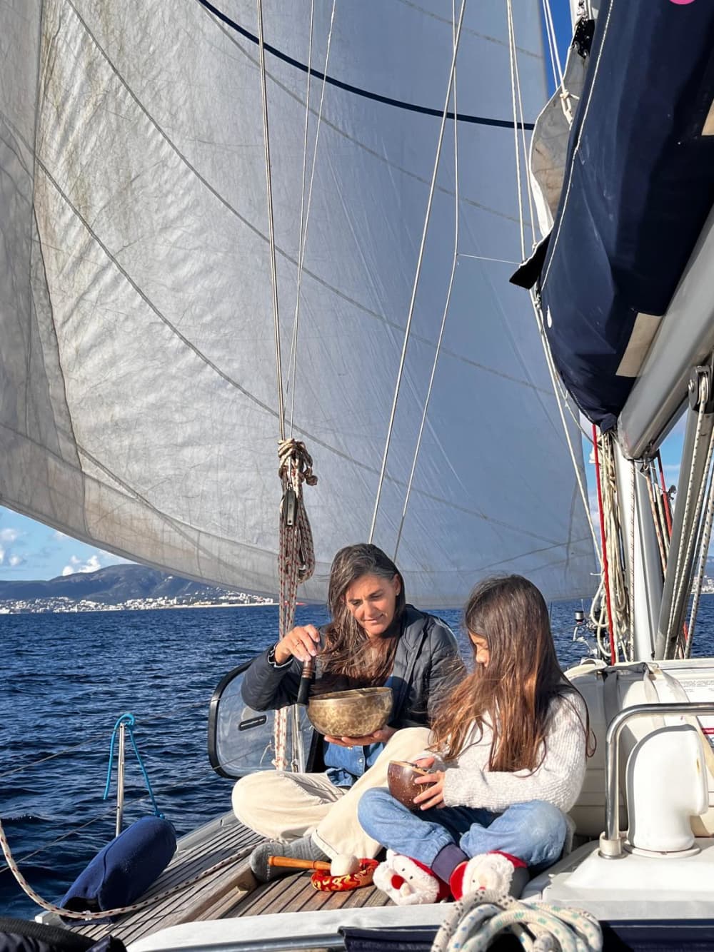 Sail Palma de Mallorca: A 7-hour sailing and wellness experience