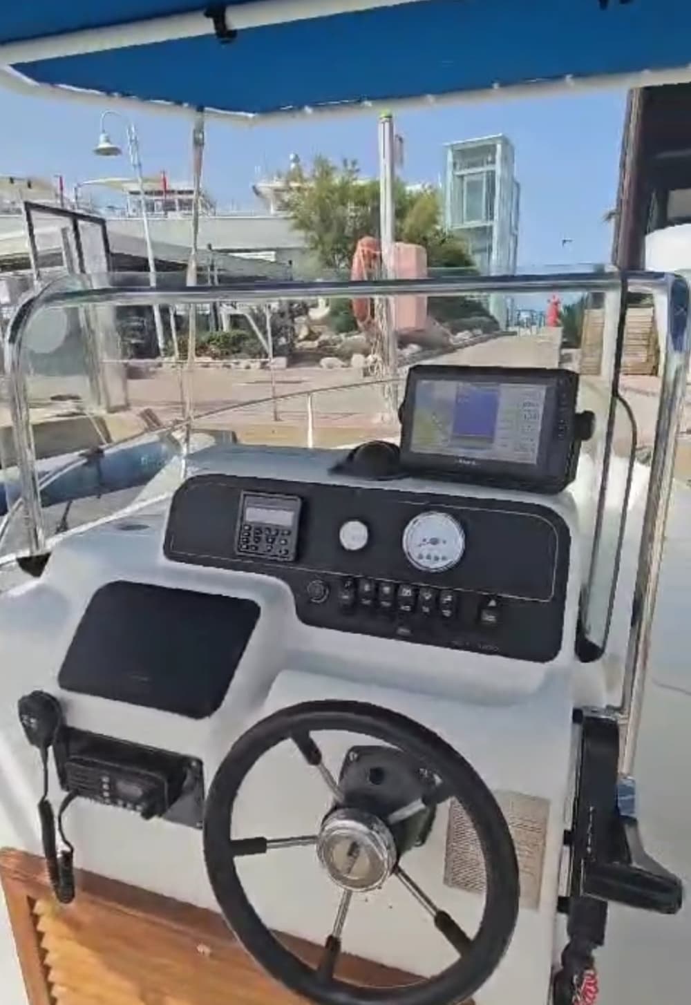 Aventura en barco entre Jávea y sus calas.