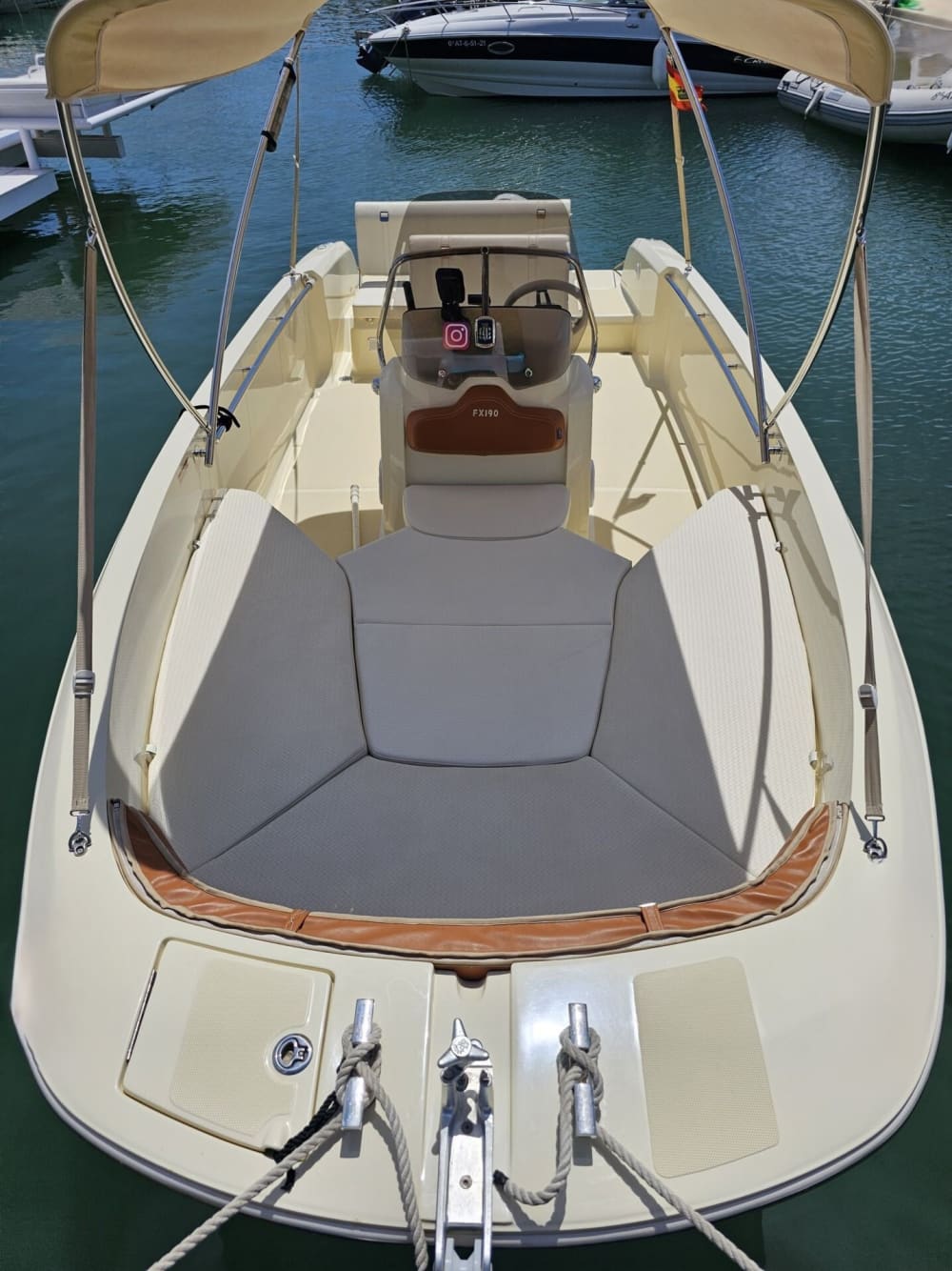 Descubre las calas de Jávea y Dénia en barco.