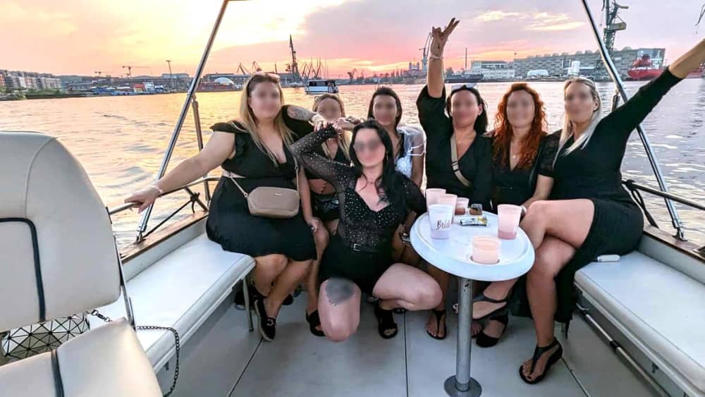 Nehmen Sie sich einen halben Tag Zeit, um sich auf einem Motorboot in Danzig zu entspannen.