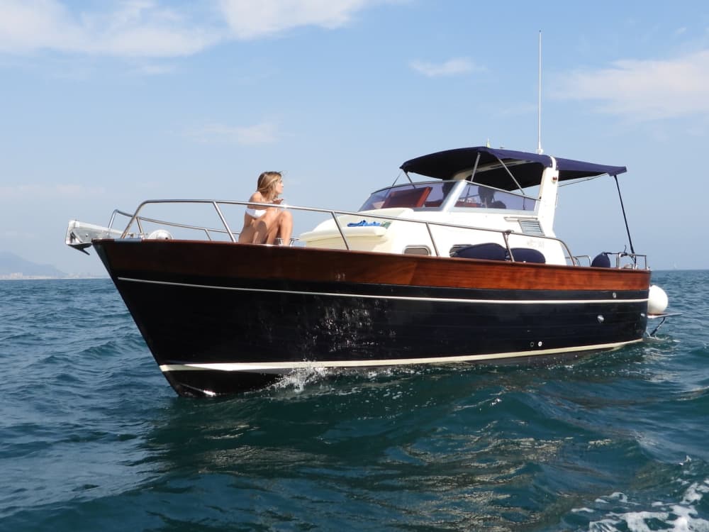 Exclusive Boat Tour for Snorkeling & Sea Caves