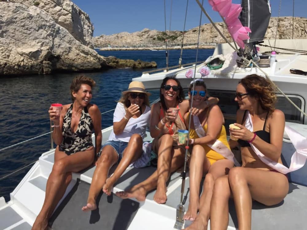 2 ore di navigazione lungo la costa di Marsiglia