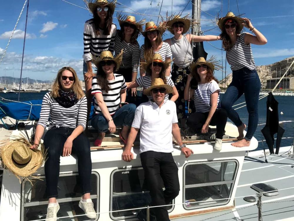 2 ore di navigazione lungo la costa di Marsiglia