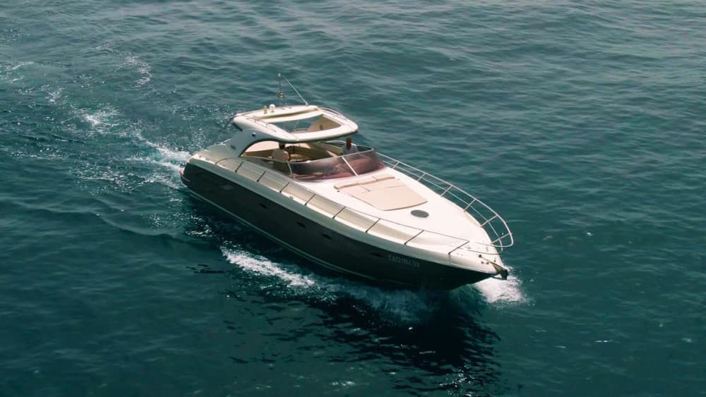 Genießen Sie 8 Stunden auf einem Motorboot in Polignano a Mare