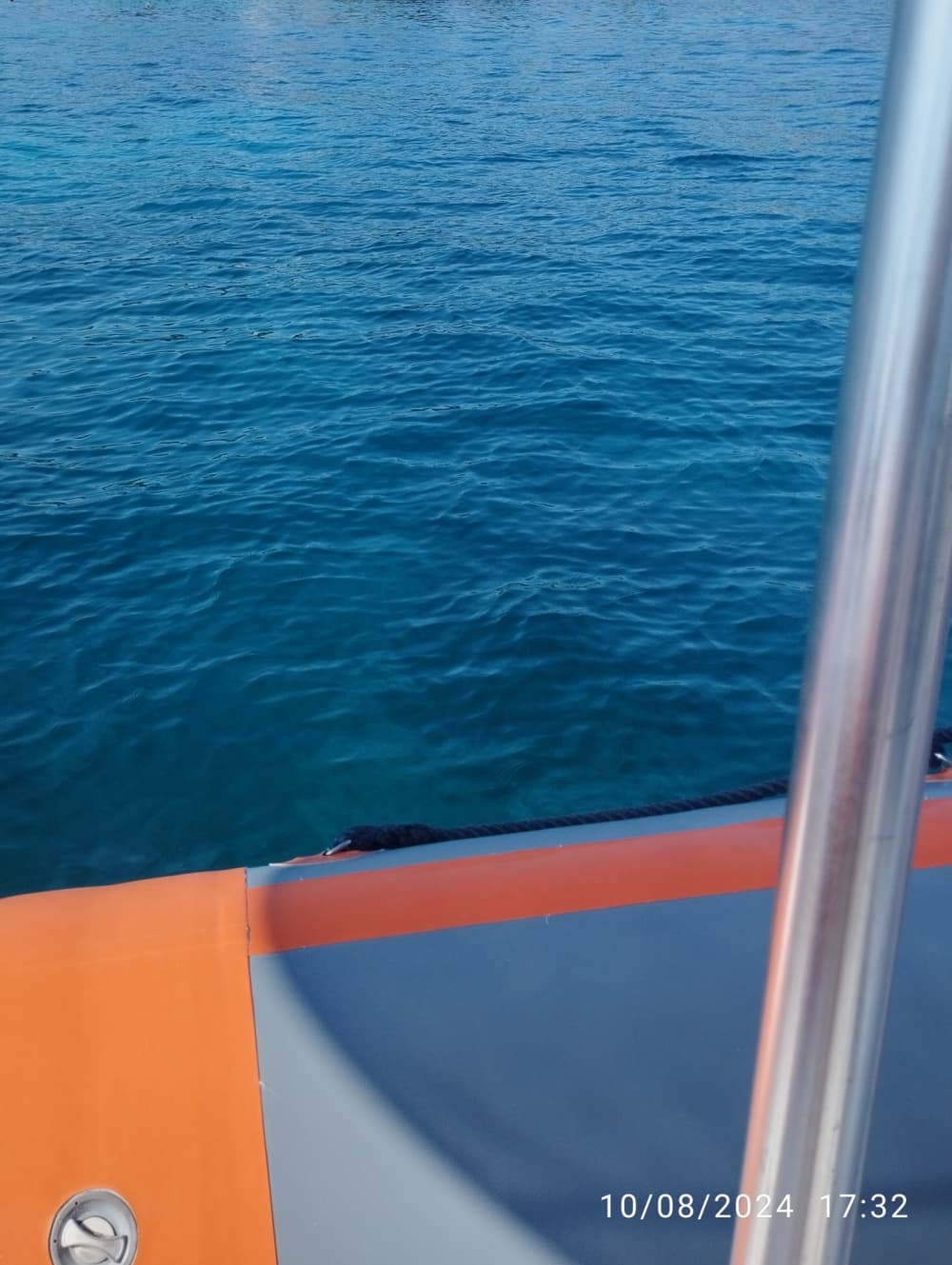 Profitez du soleil lors d'une excursion en bateau de 6 heures à Cannes.