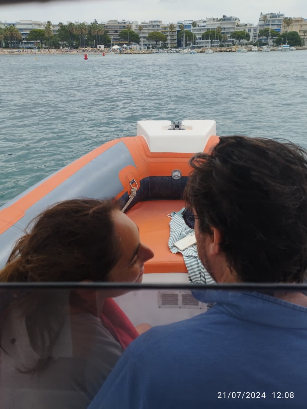 Profitez du soleil lors d'une excursion en bateau de 6 heures à Cannes.