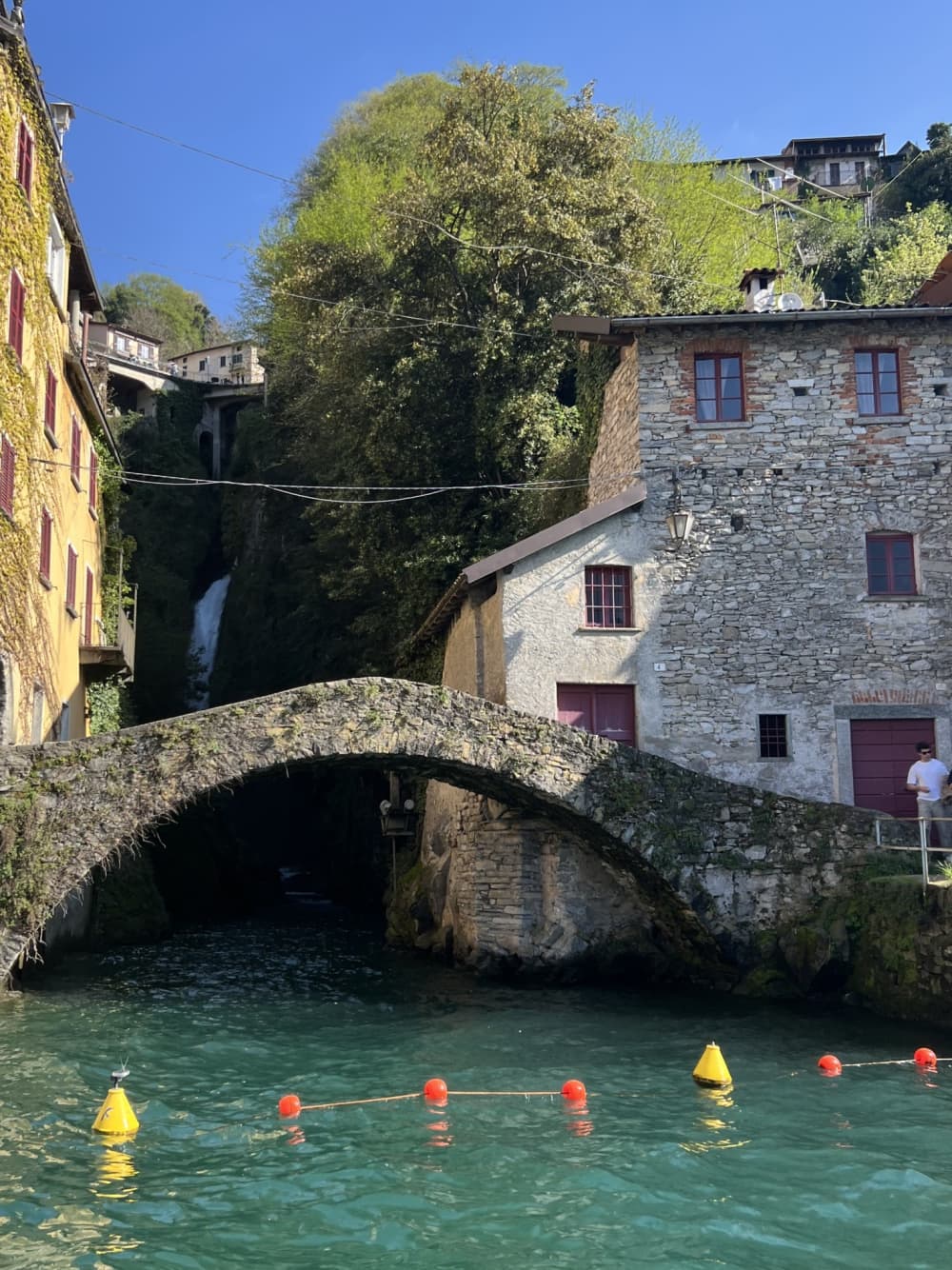 Tu día en el lago de Como: Alquila una lancha motora para un día completo de descubrimiento.