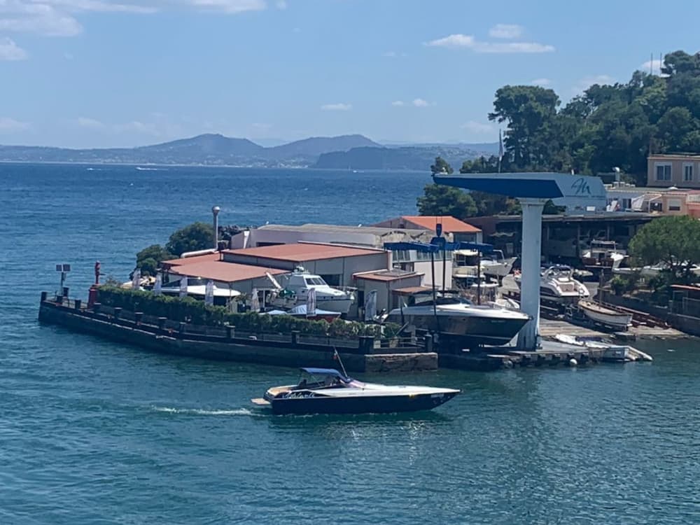Découvrez Procida en bateau à moteur pendant 7 heures