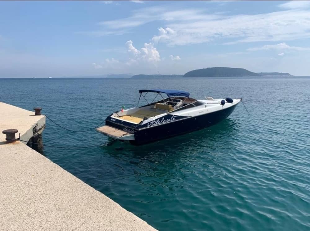 Découvrez Procida en bateau à moteur pendant 7 heures