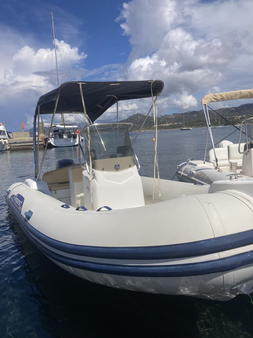 Odkryj L'Île-Rousse podczas całodniowej wycieczki łodzią motorową