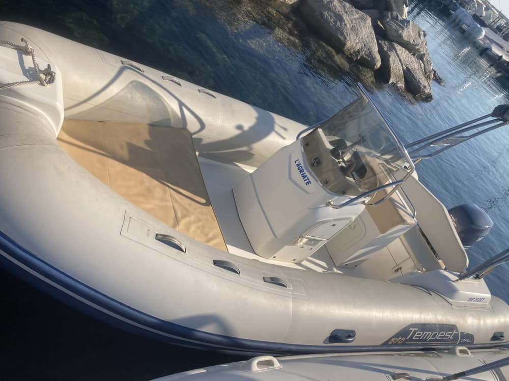 Odkryj L'Île-Rousse podczas całodniowej wycieczki łodzią motorową