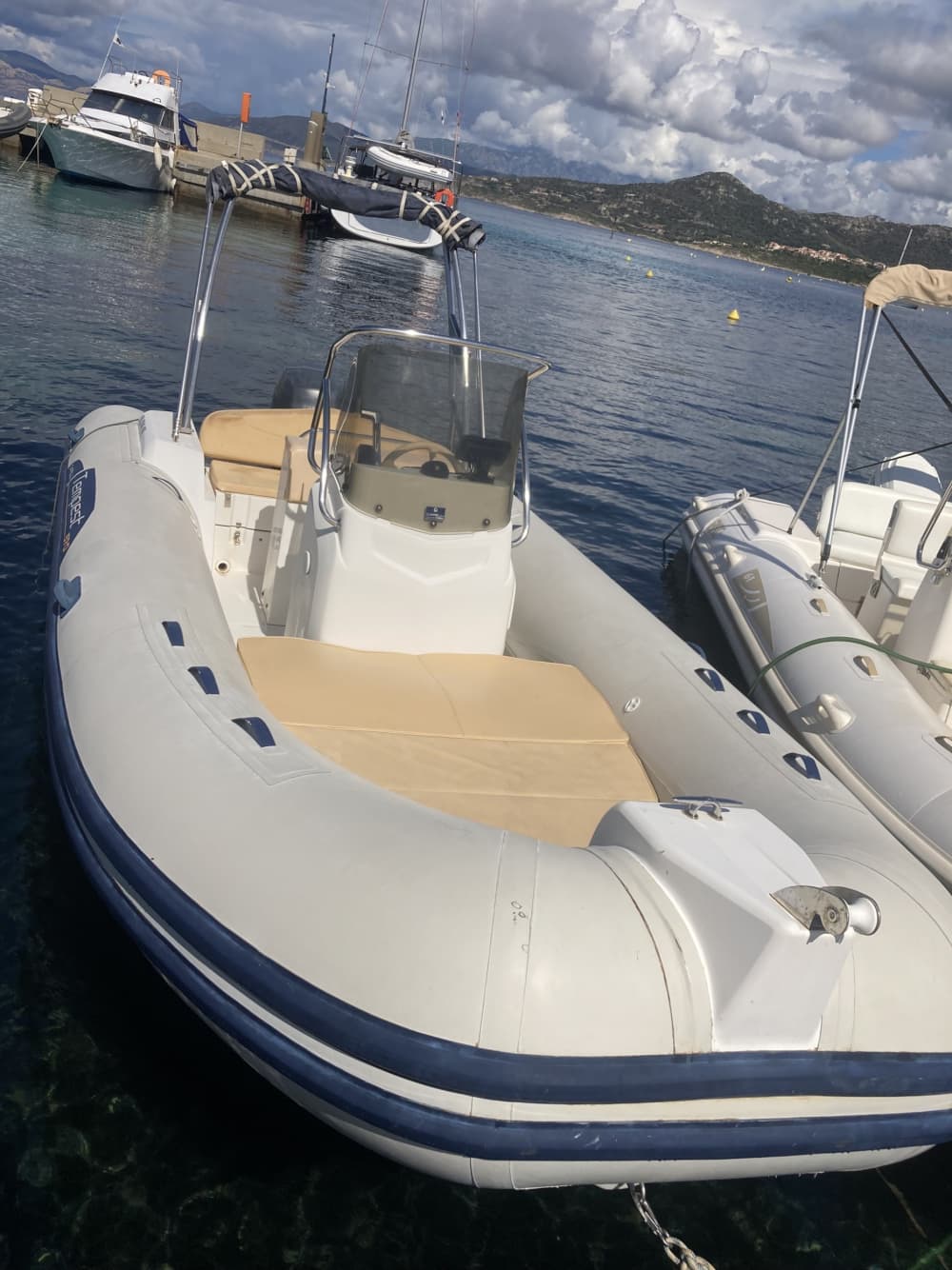 Odkryj L'Île-Rousse podczas całodniowej wycieczki łodzią motorową