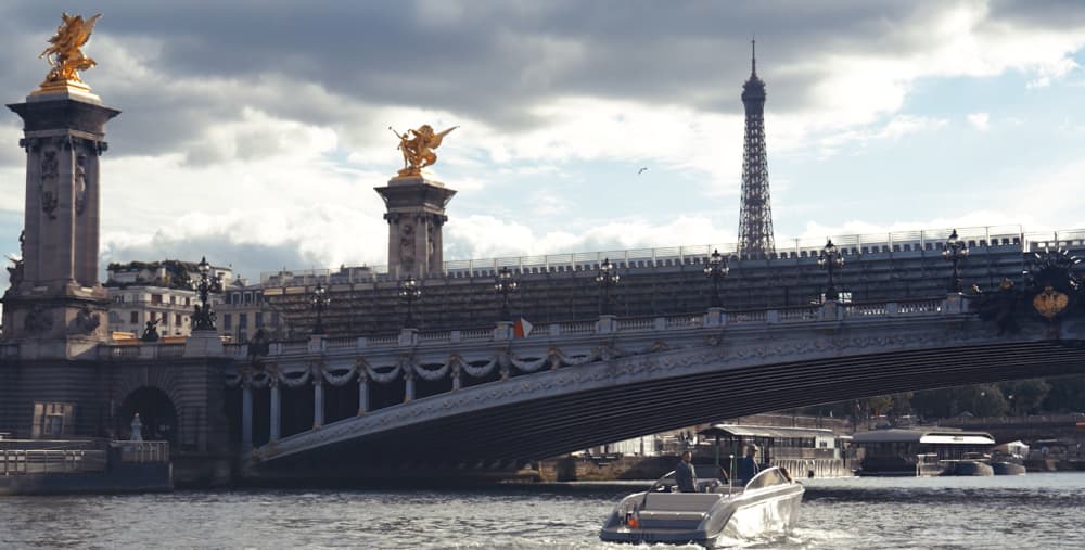 Eiffeltornet, monument och champagne: Paris som du aldrig sett det förut