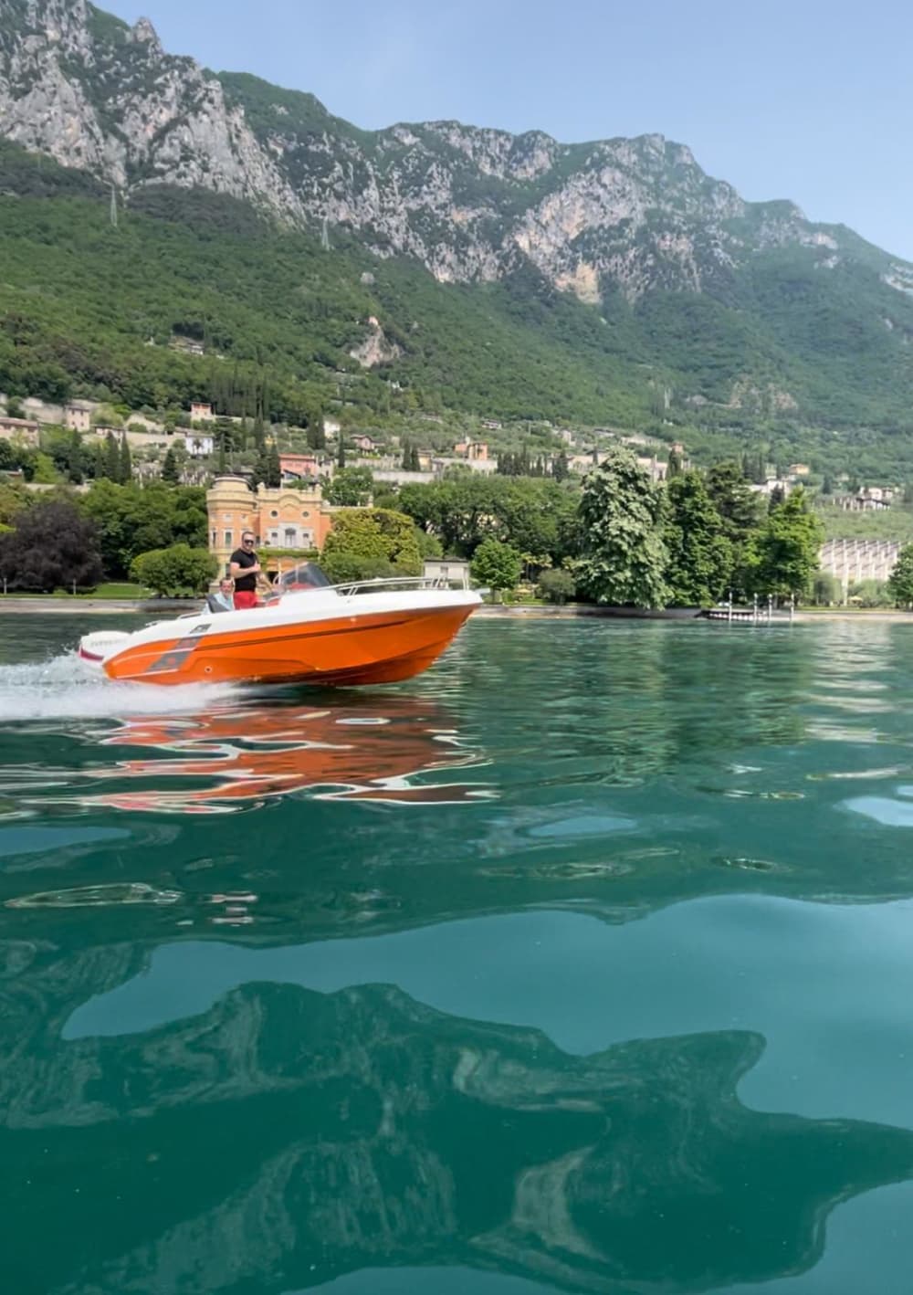 Una giornata alla scoperta di Gargnano: la vera Dolce Vita in motoscafo
