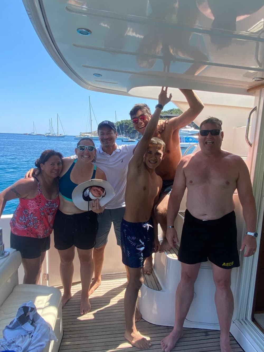 4 ore Grotte Blu e Verdi e Laguna Blu