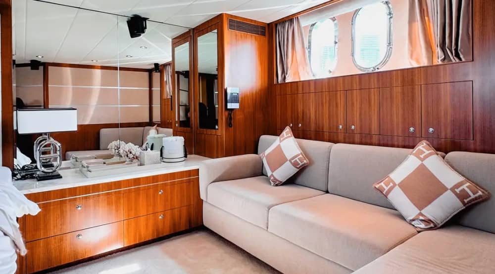 Luxury redefined in Dubai: An unforgettable day on a motor yacht