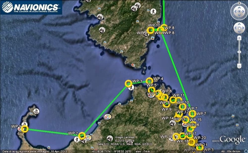 Scopri Pegli a bordo di una barca a vela per un'intera giornata.