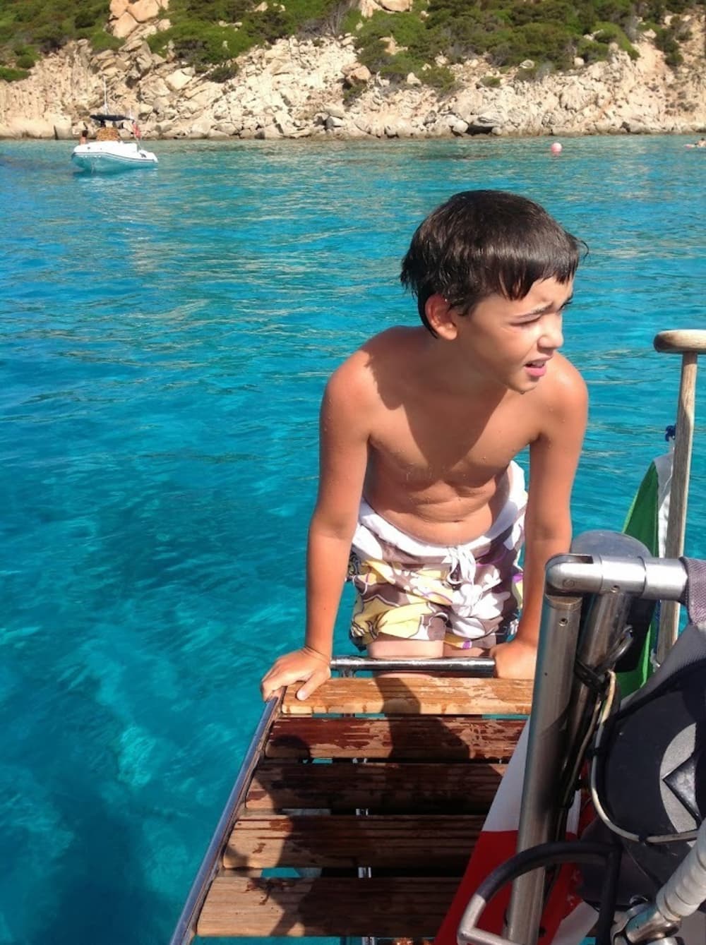 Scopri Pegli a bordo di una barca a vela per un'intera giornata.