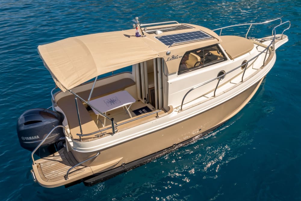 Dive into pristine waters: A full day around Makarska