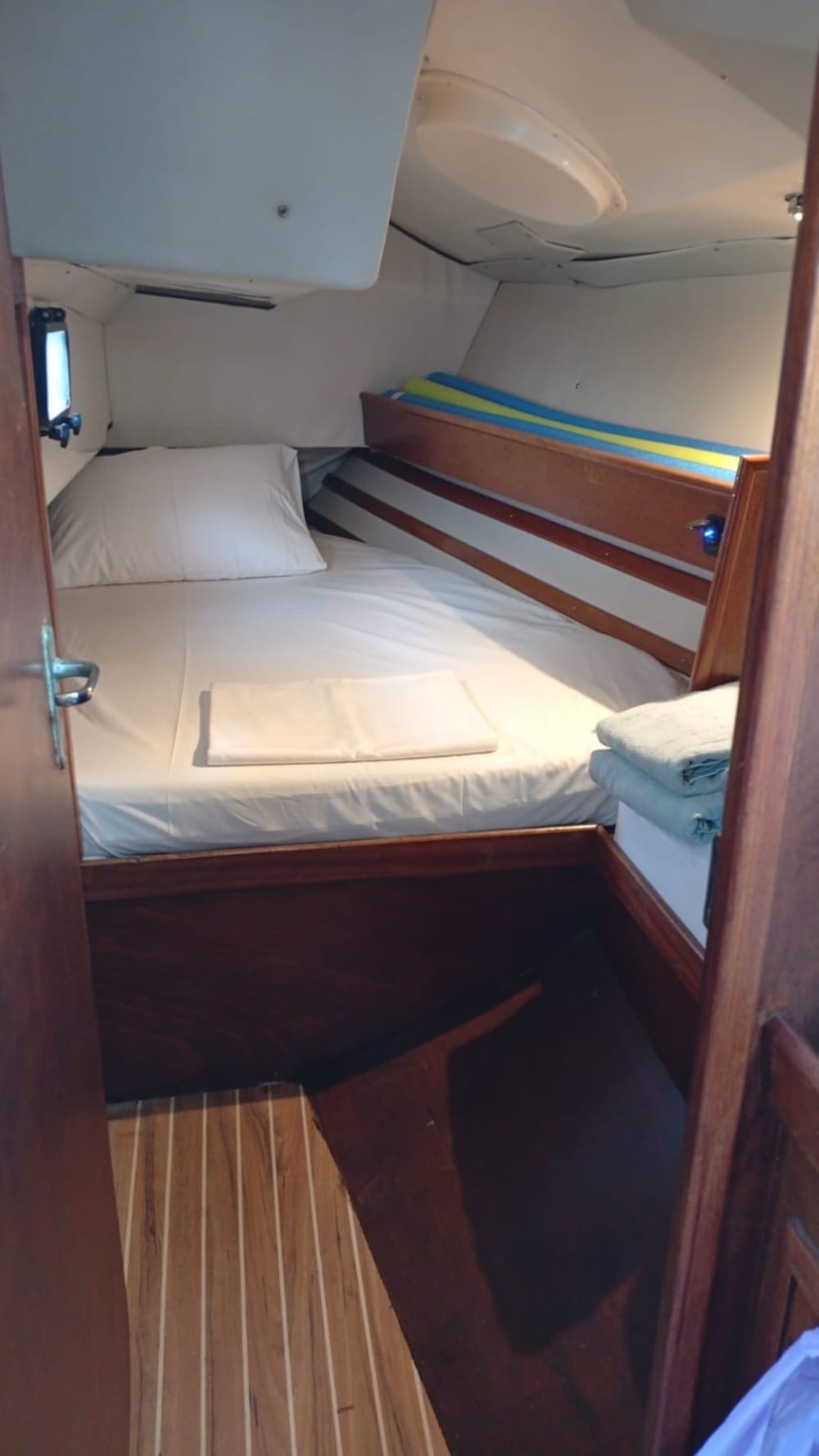 Enjoy a day at sea in Athens on a sailboat