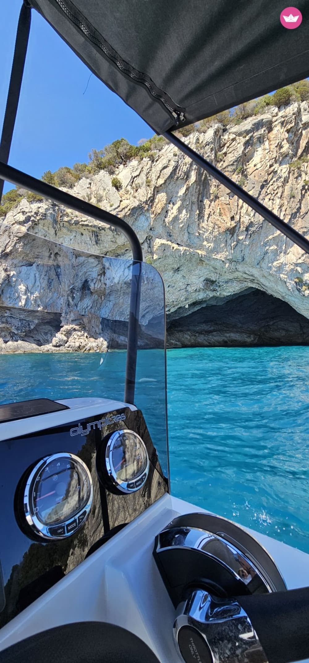 Excursión de medio día a las islas Scorpios y Meganisi (cueva de Papanicolis).