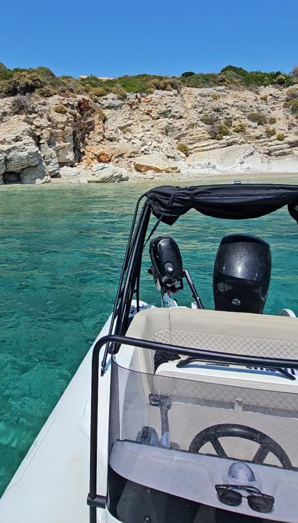 Excursión de medio día a las islas Scorpios y Meganisi (cueva de Papanicolis).