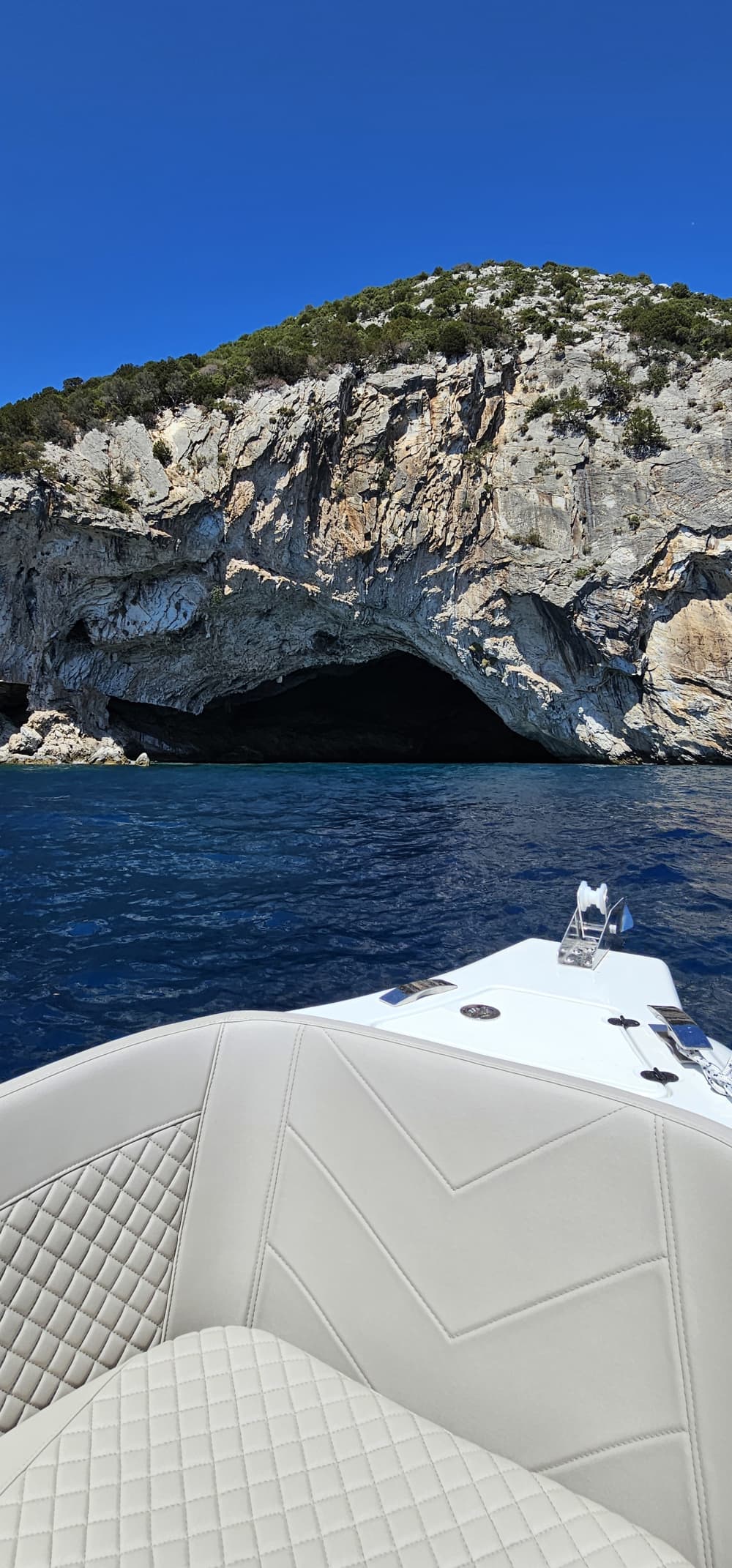 Excursión de medio día a las islas Scorpios y Meganisi (cueva de Papanicolis).