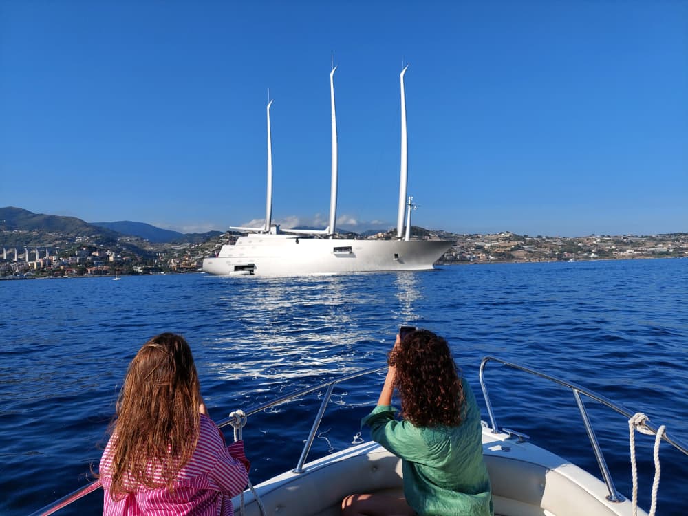 Un Tuffo in Mare nella Baia di Sanremo
