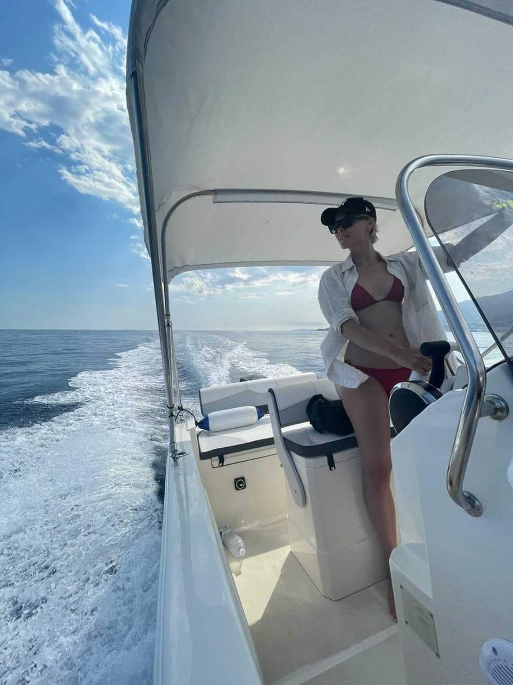 Ein Bad im Meer in der Bucht von Sanremo