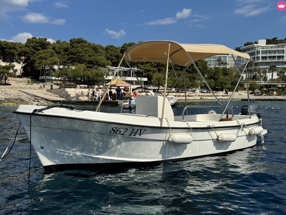 Águas Azuis e Vibrações Insulares – Cruzeiro de Dia Inteiro nas Ilhas Pakleni