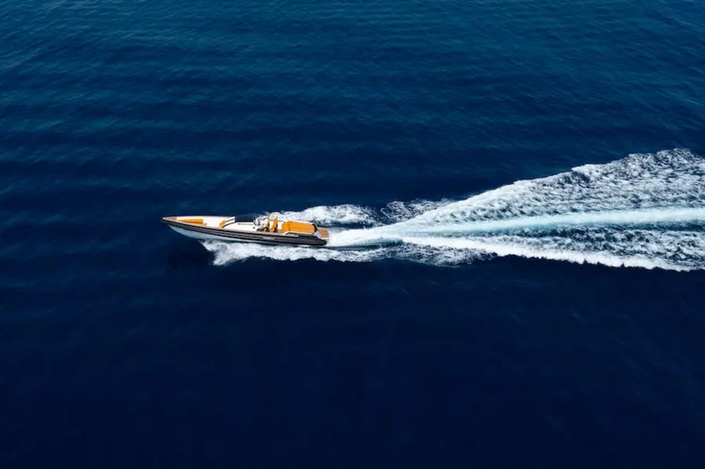 Avventura sull'isola di Symi: crociera di lusso di un giorno intero verso un paradiso nascosto