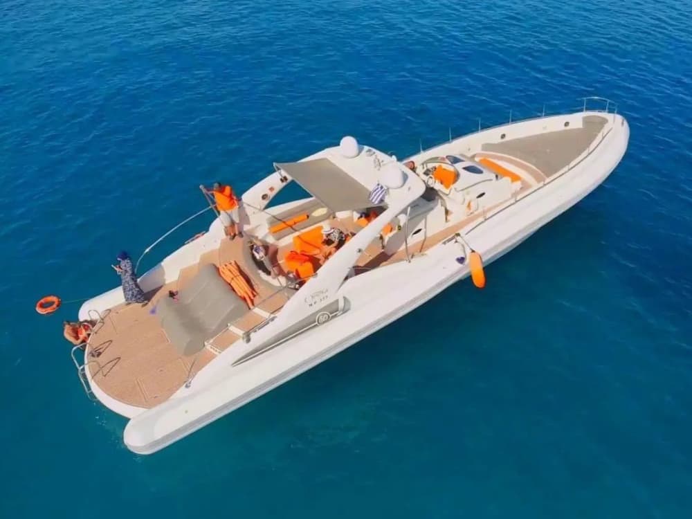 Navegue hacia la serenidad: una escapada de medio día a Rodas para disfrutar del sol, el mar y la tranquilidad.