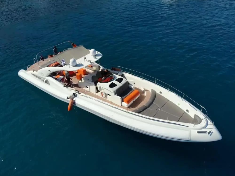 Navegue hacia la serenidad: una escapada de medio día a Rodas para disfrutar del sol, el mar y la tranquilidad.